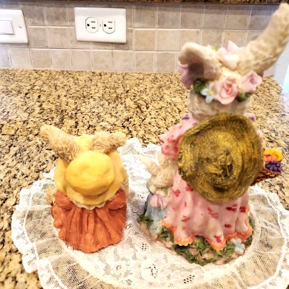 L@@K Set of 2 Cute Easter Bunny Rabbit Figurines, Momma, Baby & Child ~ Decor - Picture 3 of 7